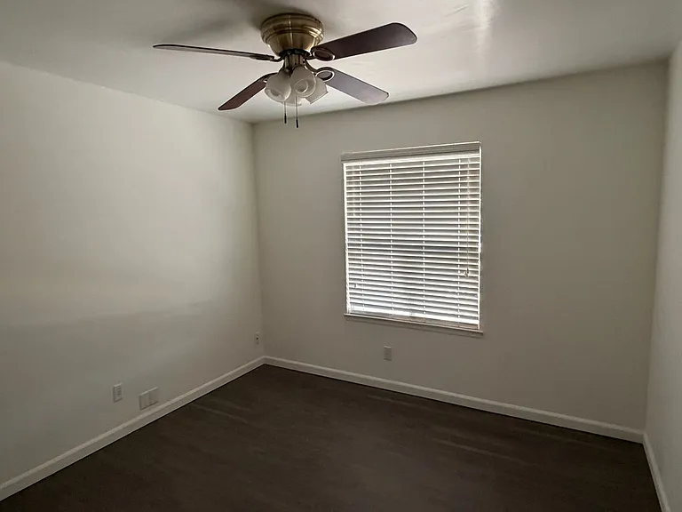 1335 W Evergreen Ct — Photo 16
