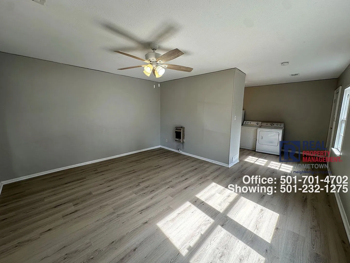 Nice Duplex In The Middle Of Town!! — Photo 3