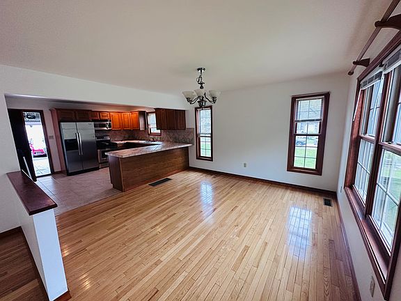 5th image of 4009 Pond View Dr
