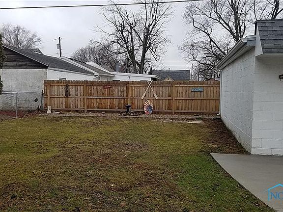 4th image of 816 Hanson St