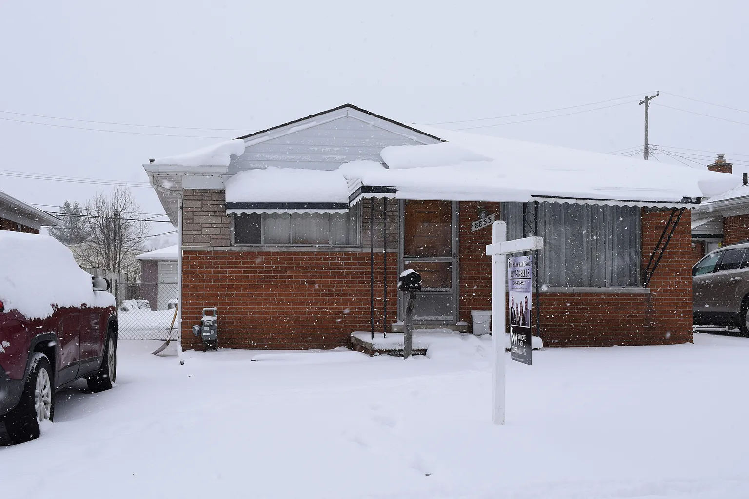 8853 Woodbine Ave photo 1