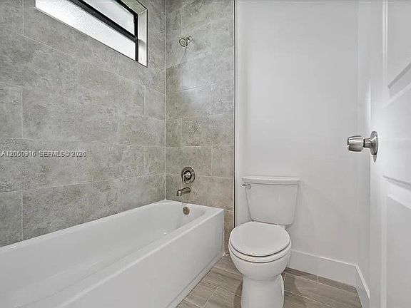 5th image of 141 W 16th St