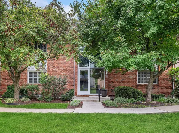 509 Birch Tree Ln, Michigan City, IN 46360