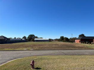 2005 E Woodland Cir, Muskogee, OK 74403