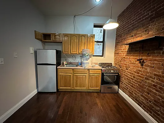 Rented by Lang Realty LLC | media 12