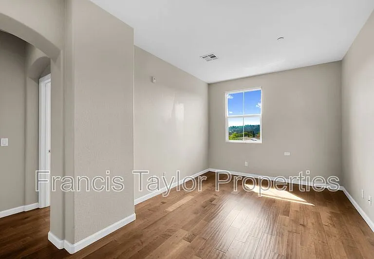 2621 Matera Ln — Photo 12