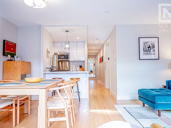 4th image of 242 Elizabeth St #2F