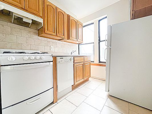 3rd image of 610 W 150th St APT 6-D