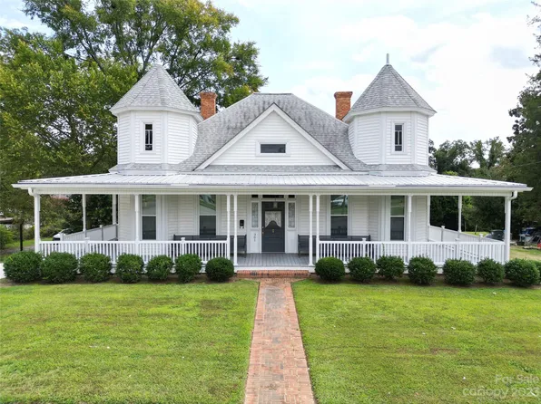 301 Camden Rd, Wadesboro, NC 28170