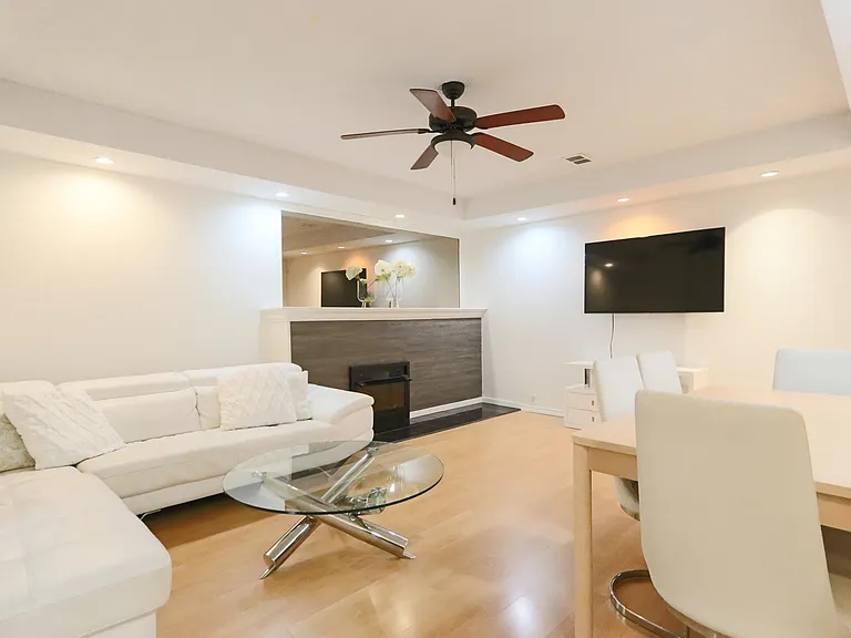 660 Kenwood Rd — Photo 31