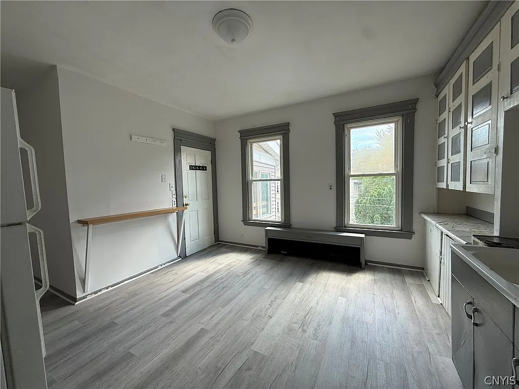 2 bed, 1.0 bath, 850 sqft, $1,200 — Photo 4
