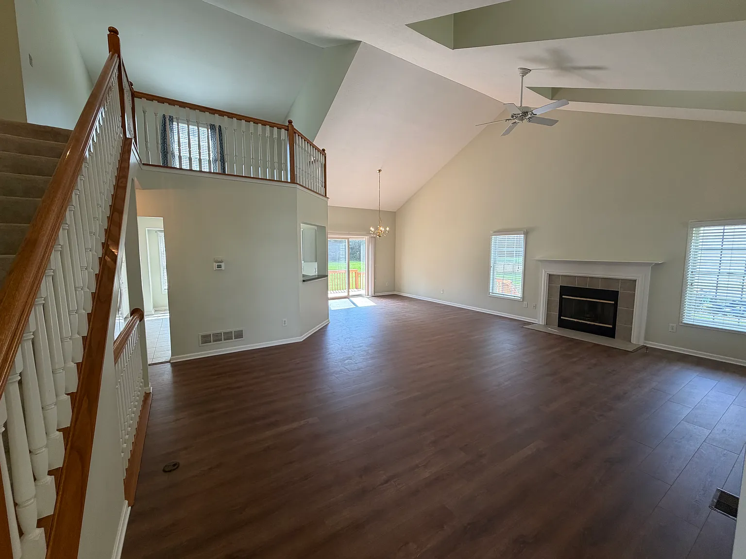 3 bed, 2.5 bath, 2037 sqft, $2,795 — Photo 3