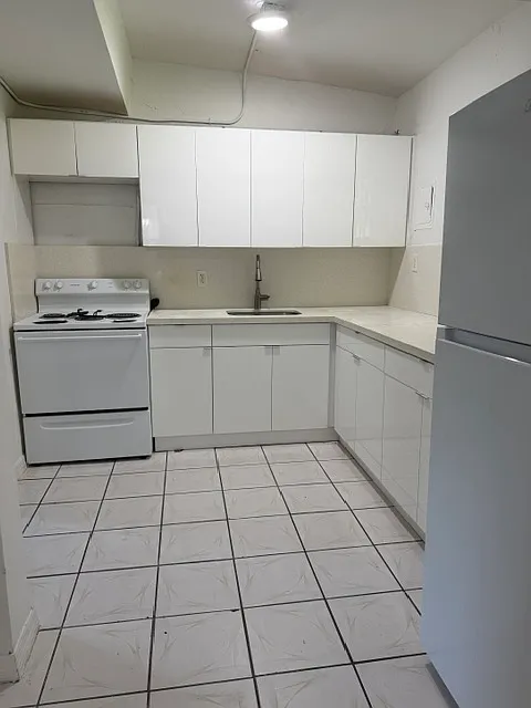 3 bed, 1188 sqft, $2,500 — Photo 4