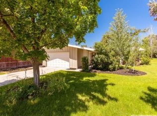 1843 E Southmoor Dr, Holladay, UT 84117