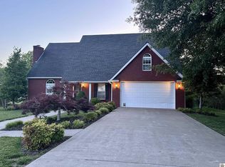 1302 Larkspur Dr, Murray, KY 42071