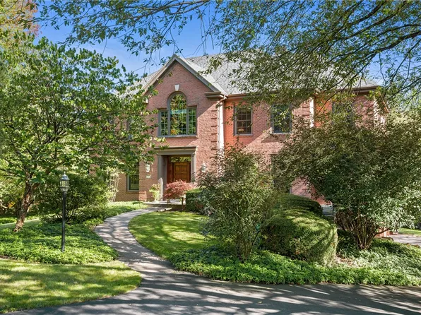 108 Richmond Dr, Pittsburgh, PA 15215