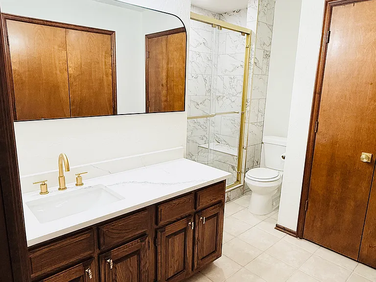 1817 Victoria Dr — Photo 13