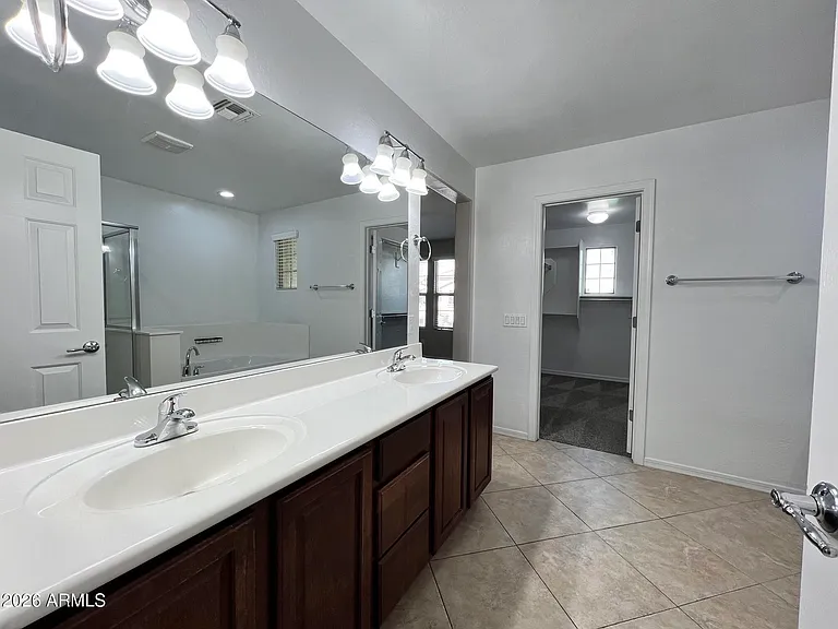 4642 S Carmine — Photo 35