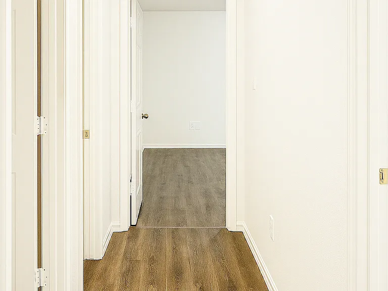 534 Meadow Ln — Photo 11