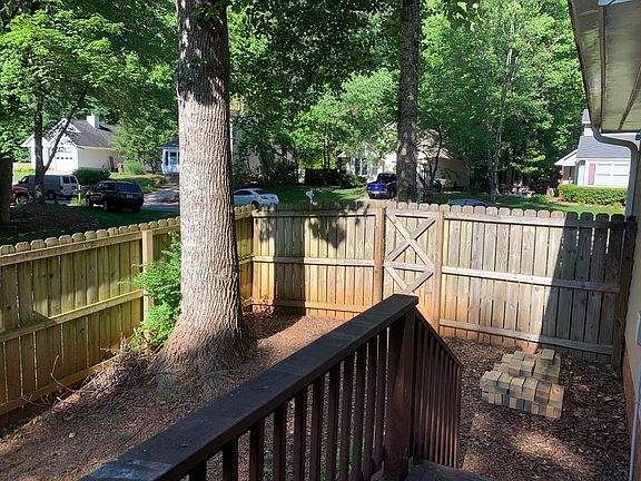 2nd image of 4000 King Edward Ct