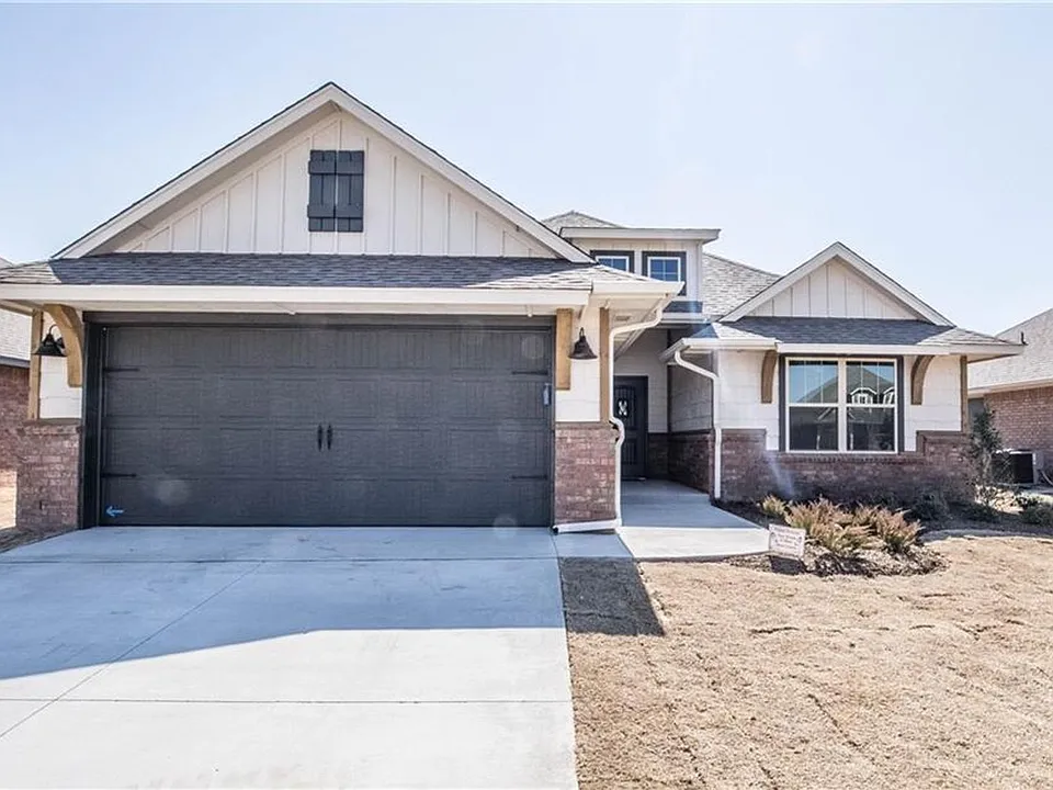 8108 NW 160th Ter