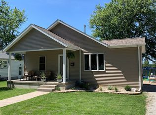 406 West St, Pana, IL 62557