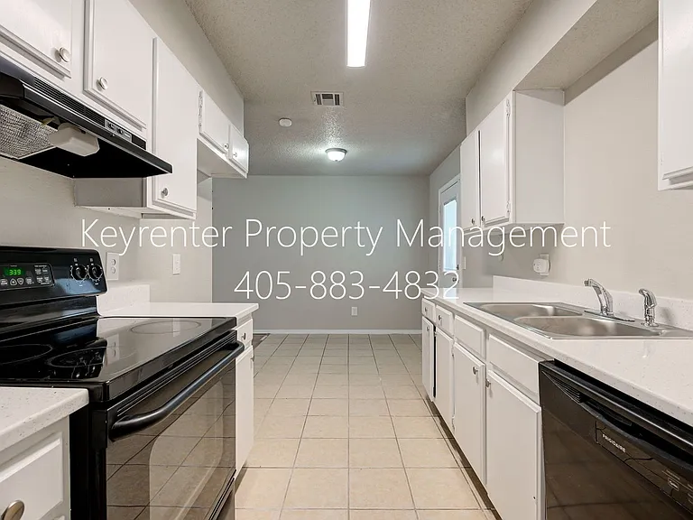 313 Belmont Dr — Photo 10