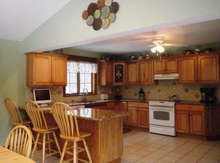 44 S Spencer Rd, Spencer, MA 01562