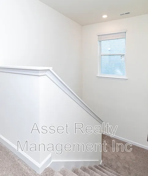 2076 Southwood Cir — Photo 22