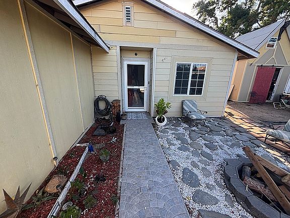 2nd image of 611 Poquita Ln
