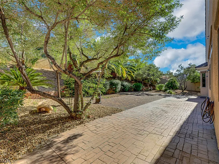 2149 Sentito Cir — Photo 36