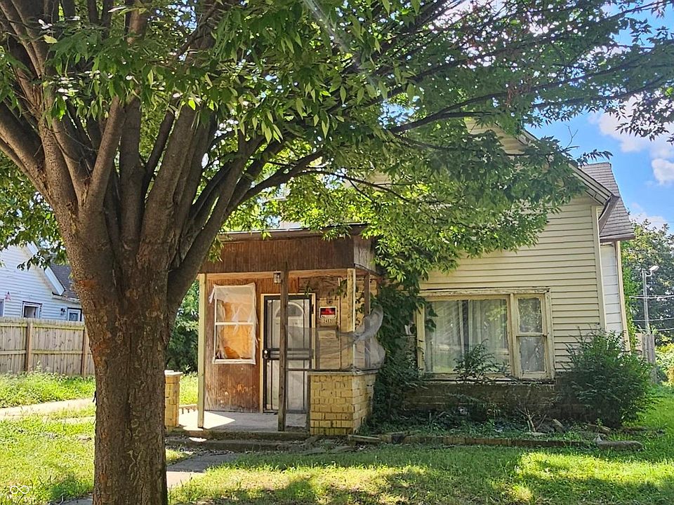 2nd image of 2452 N Oxford St