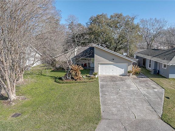 2nd image of 15951 Woodlawn Acres Ave