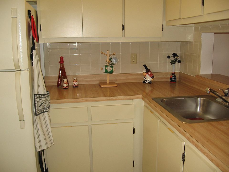 Kitchen with pass-thru 