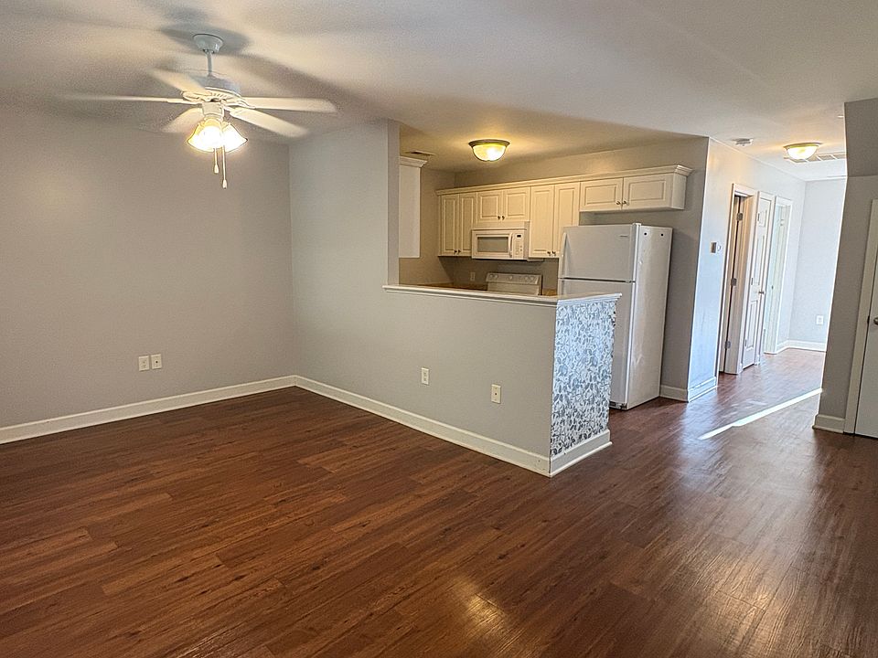 Living Room/Kitchen
