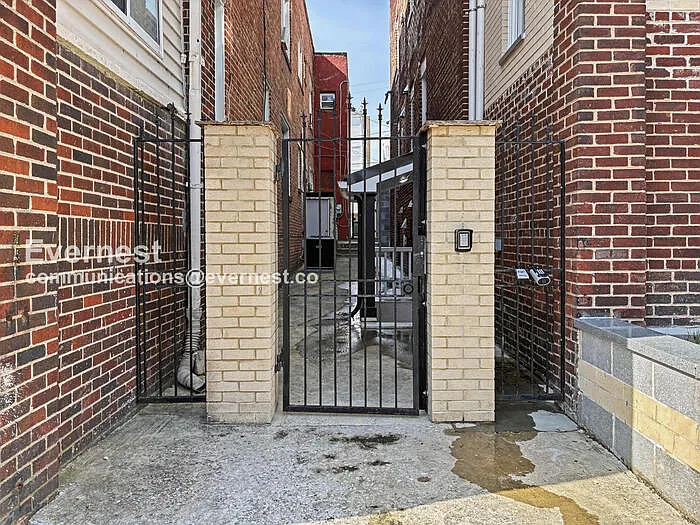 2438 Callow Ave — Photo 2