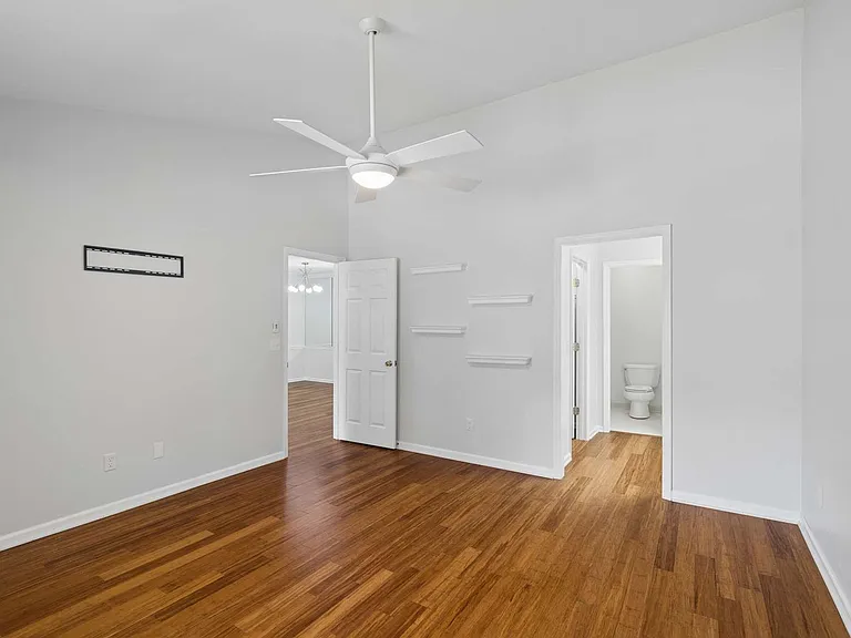 135 Pepper Ridge Cir — Photo 23