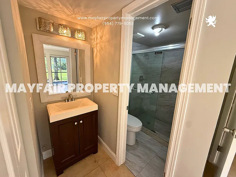 10534 NW 29th Ct — Photo 8