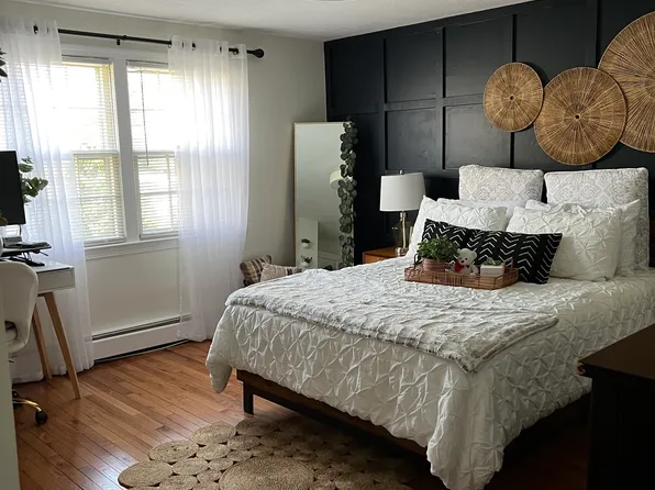 13 Myles Standish Dr Unit 2, Haverhill, MA 01835