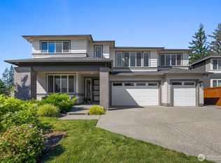 902 SE 10th St, North Bend, WA