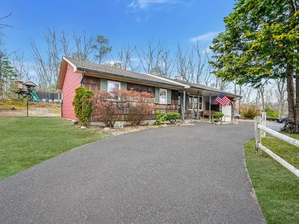 4 Milldown Road, Yaphank, NY 11980