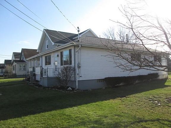 5th image of 221 Warsaw St