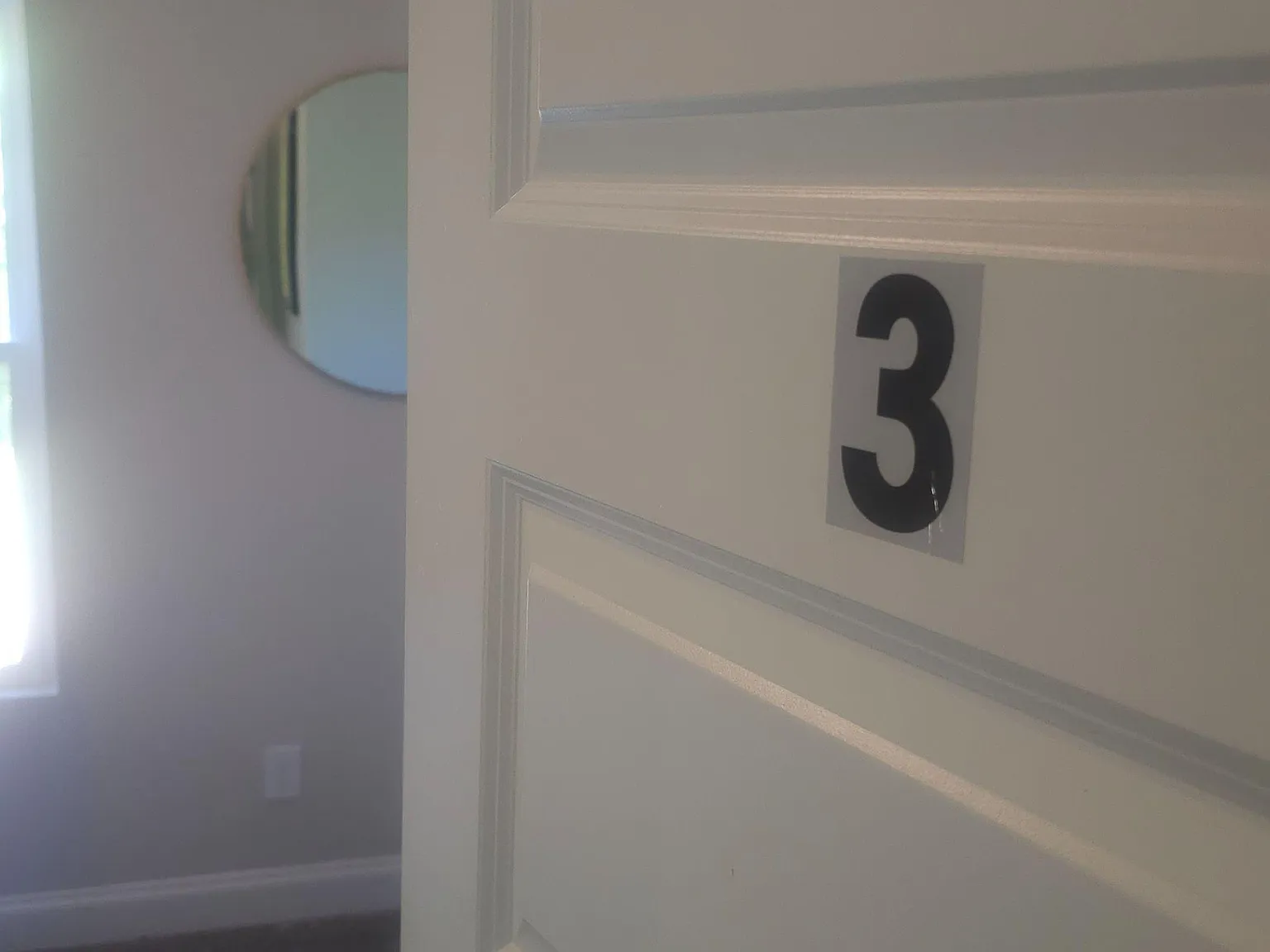 4 bed, 3.0 bath, 2675 sqft, $910 — Photo 1