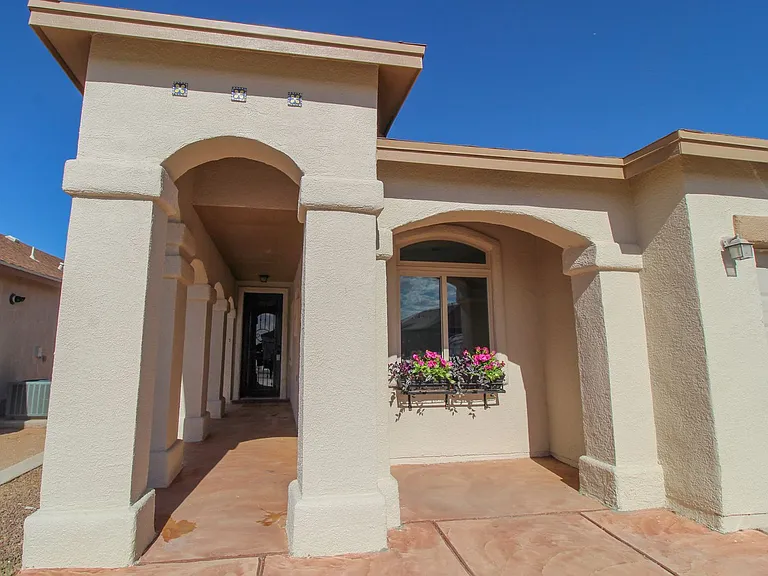 2216 Amber Point Pl — Photo 2