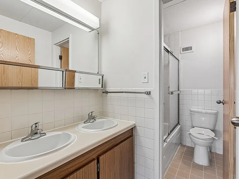 Chateau Student Housing Cooperative — Photo 80