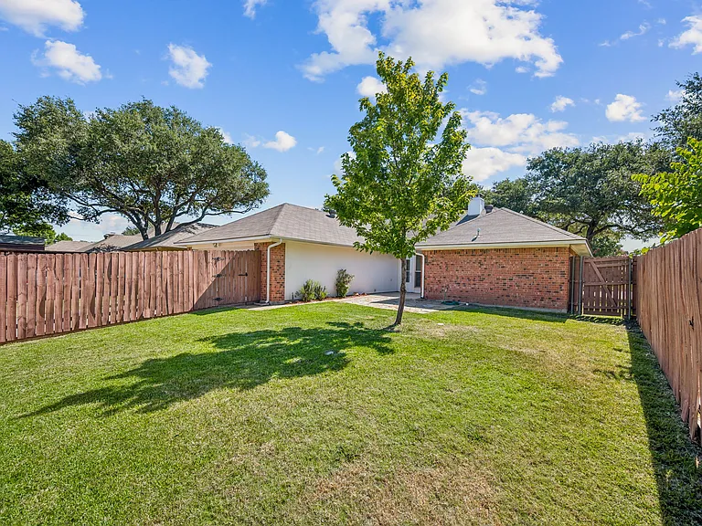 4203 Meadow Ridge Dr — Photo 20