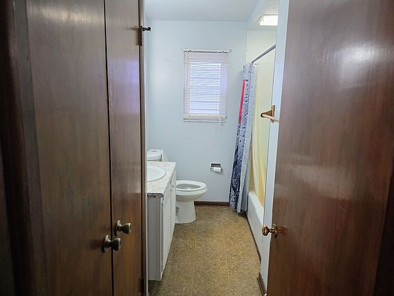 3rd image of 1811 Cromwell Dr #1813