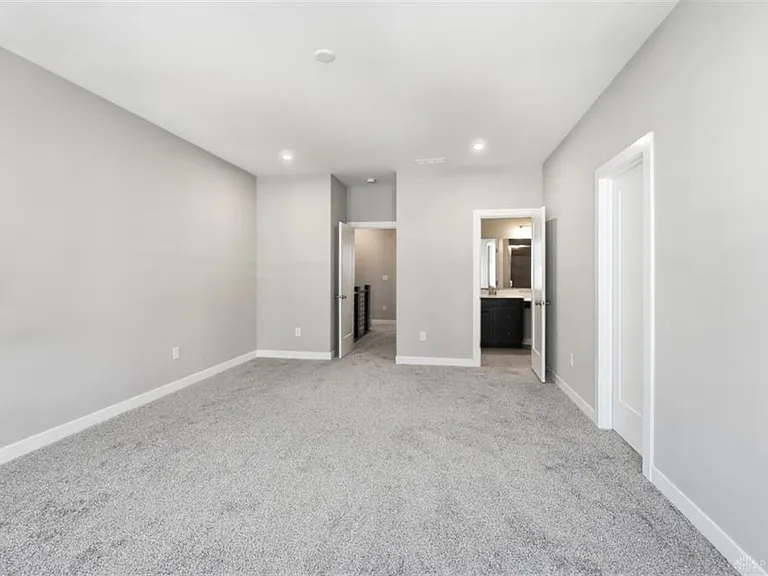 7241 Otley Dr — Photo 37