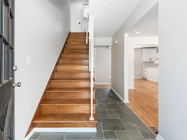 826 Doherty Rd — Photo 7