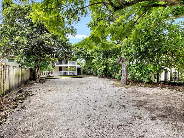 1826 NW South River Dr — Photo 44